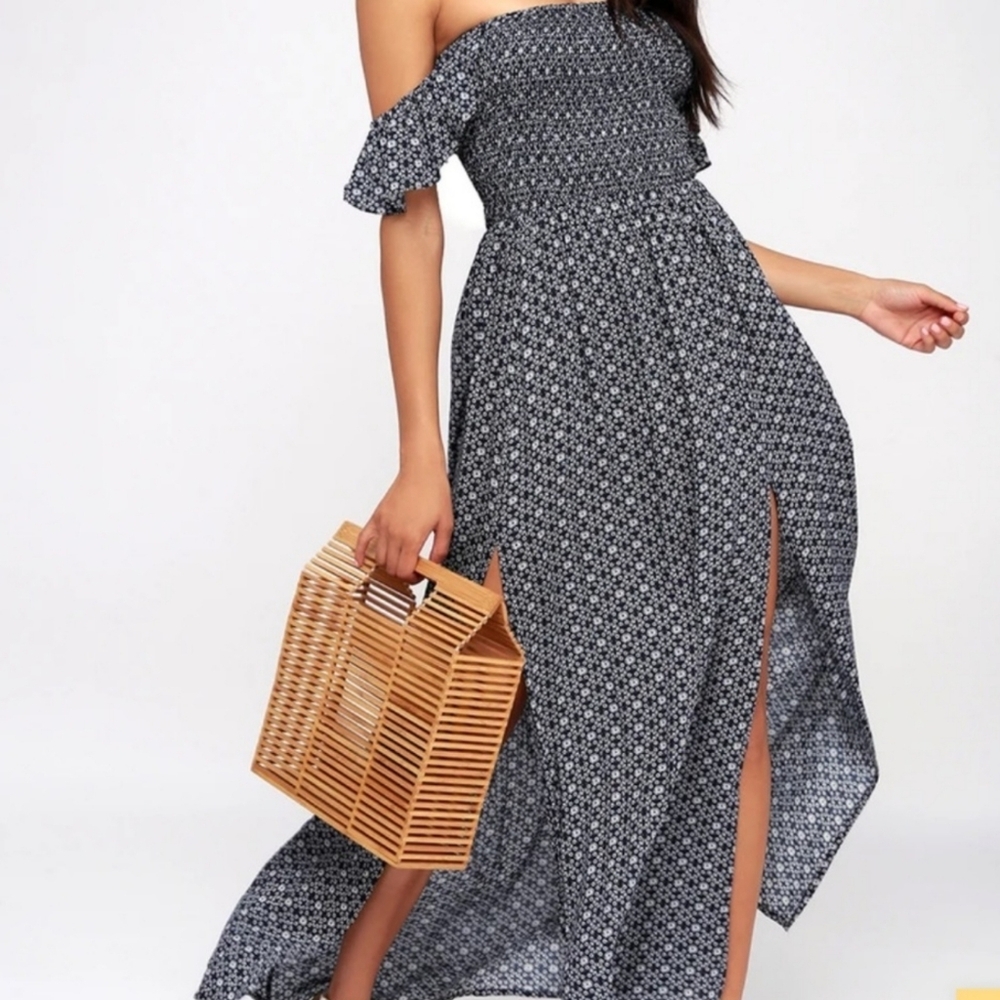 Lulus off the shoulder Maxi dress Small